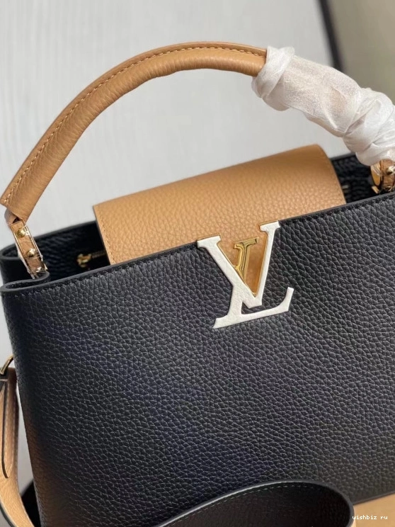 WIS MM CAPUCINES Louis Vuitton 0111